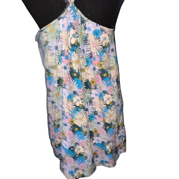Nwt SO Halter Neck Swing Mini Dress
by SO SZ S - Picture 7 of 10